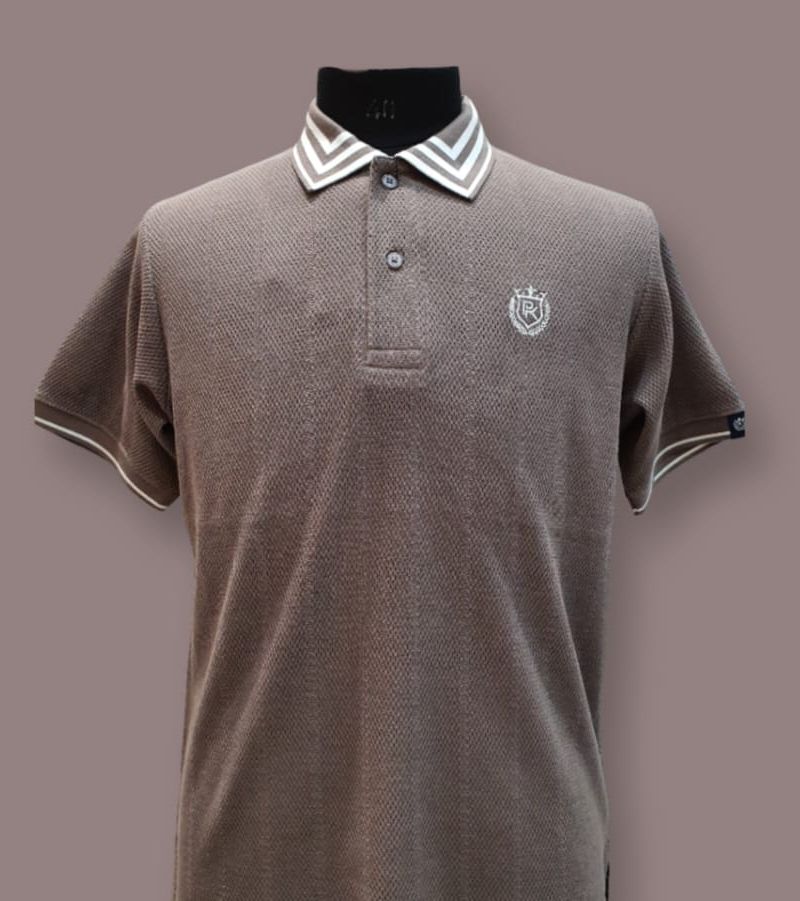 Jquard Solid Polo with Collar Detailing